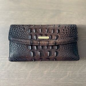 Brahmin wallet EUC